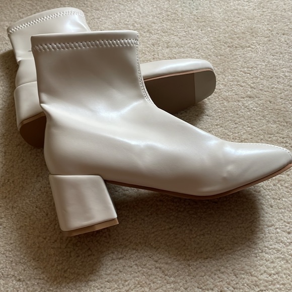 Boots - Picture 3 of 3